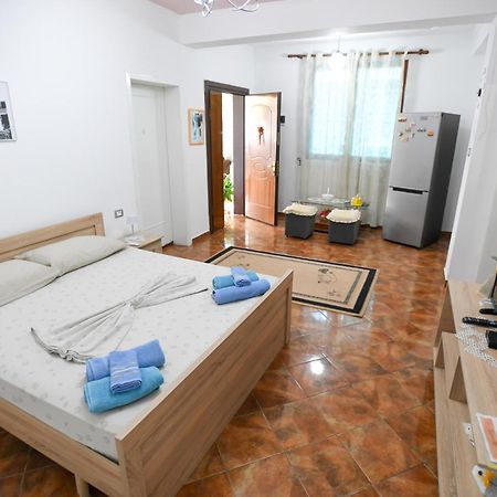 Guest House Flowers Berat Exterior foto