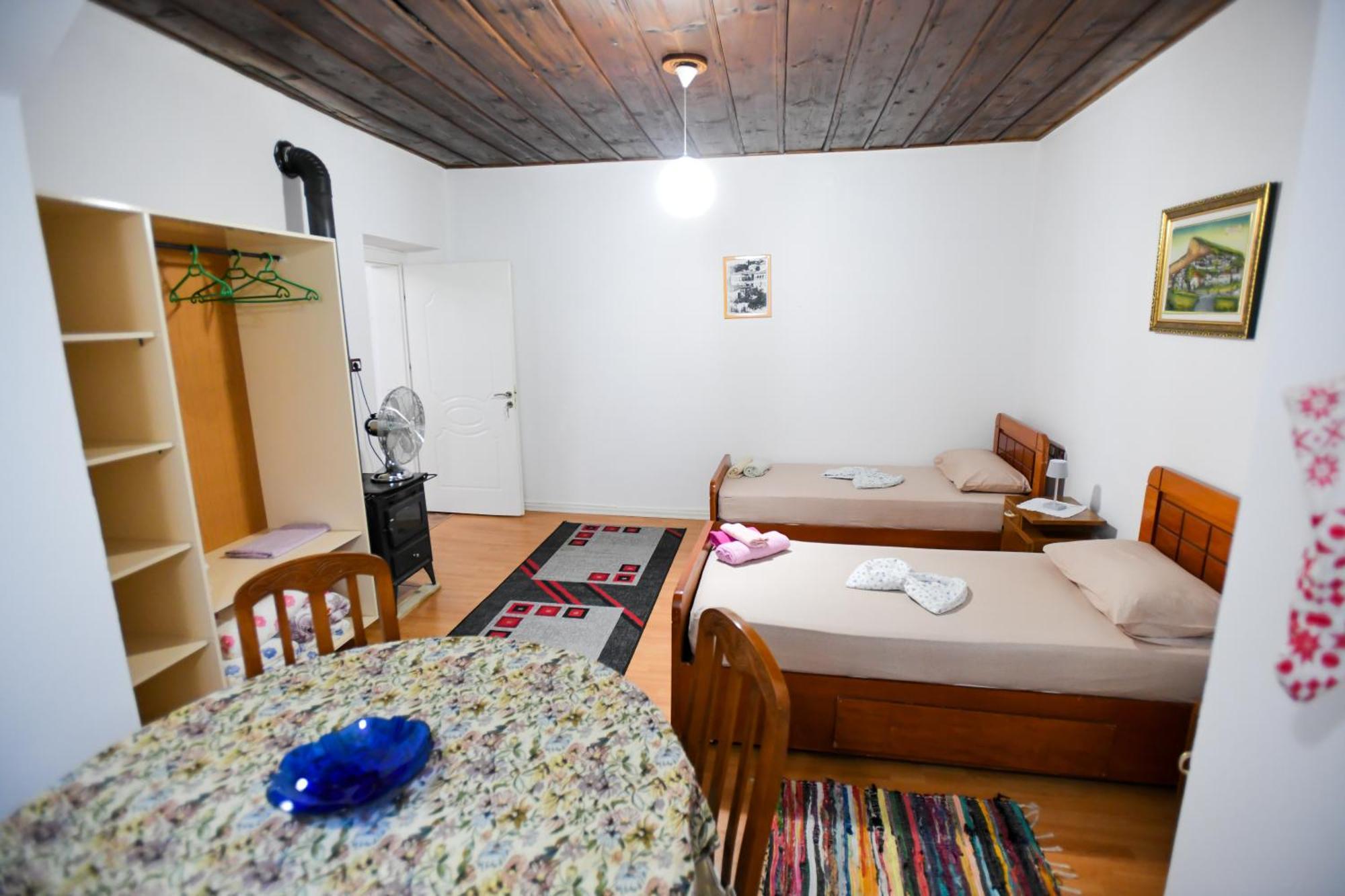 Guest House Flowers Berat Exterior foto