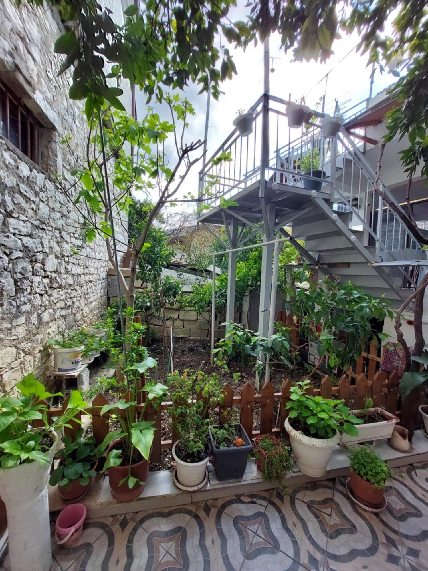Guest House Flowers Berat Exterior foto