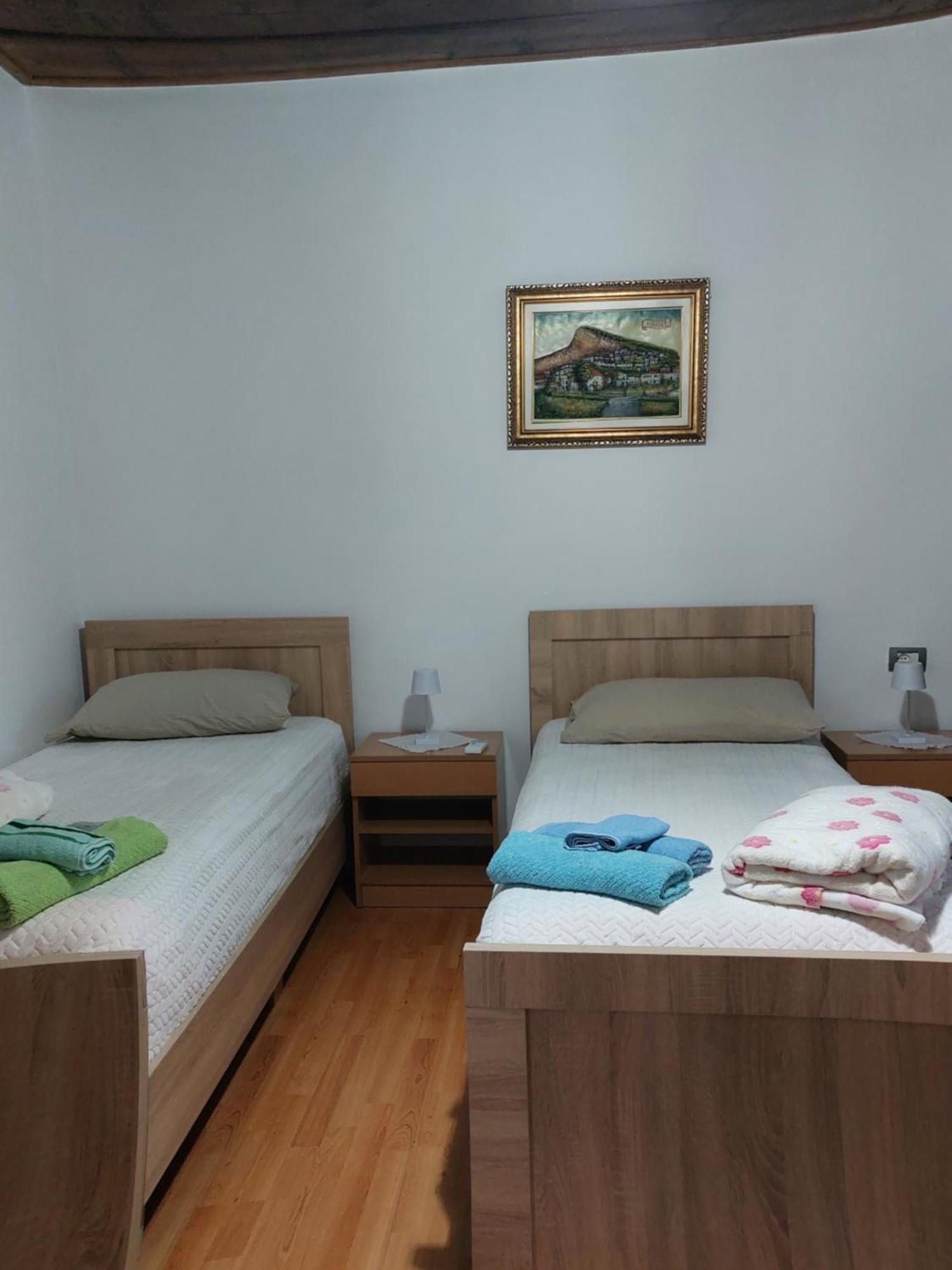 Guest House Flowers Berat Exterior foto
